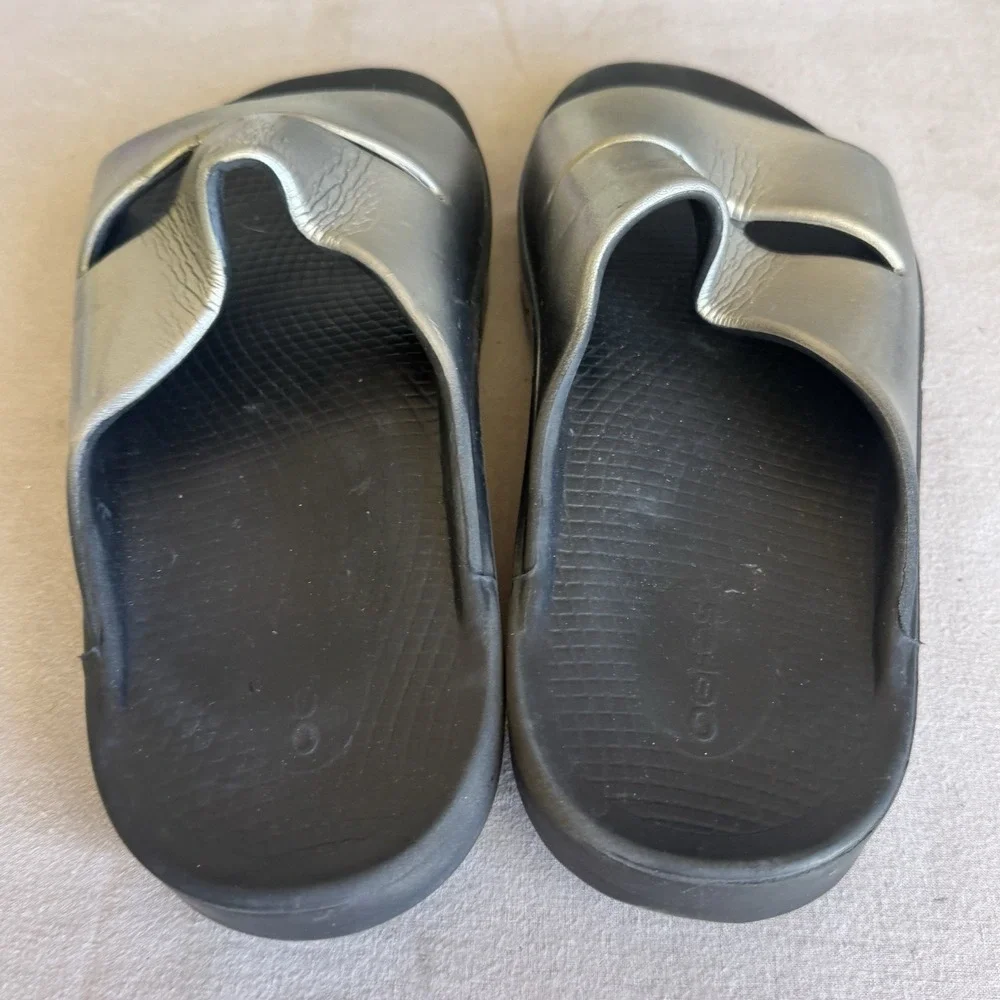 Size‎ W11/M9 - Oofos OOahh Luxe Men's Slide Sandals Metallic Recovery Shoes (4)